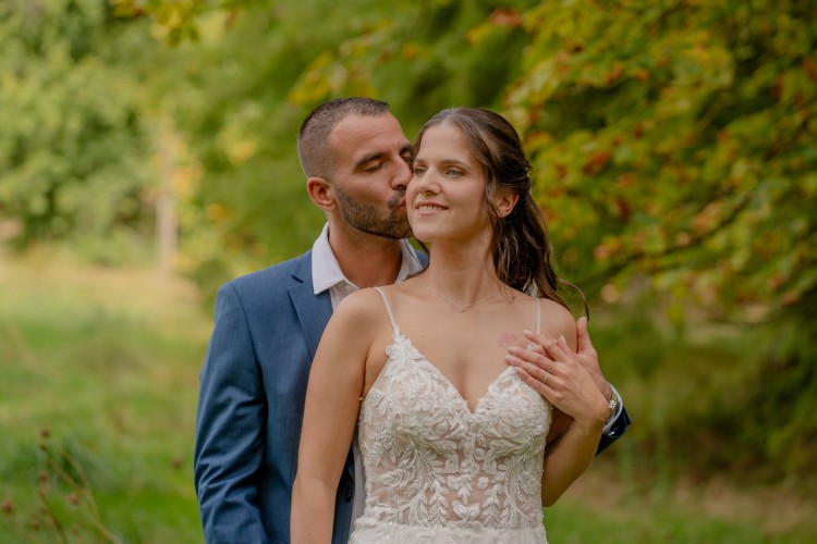 Huwelijksfotograaf Beerse voor de belangrijke momenten zoals ceremonie en de trouwfoto's.